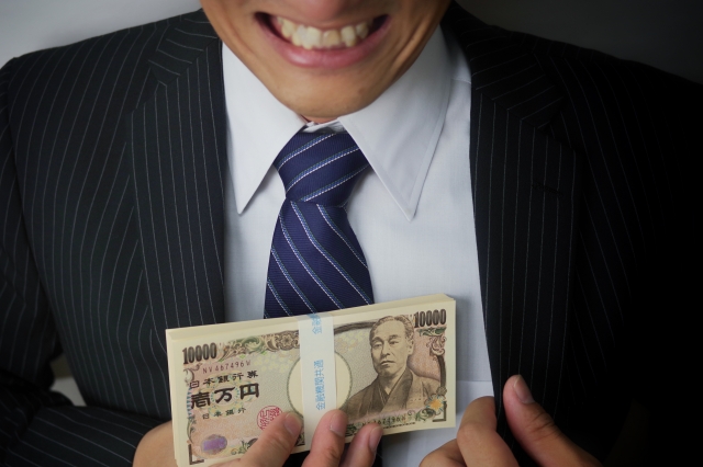 ヤミ金業者は金をせしめてほくそ笑む。鎌倉市の弁護士や司法書士に無料相談する